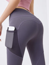 Carica l'immagine nel visualizzatore di Gallery, Leggings jogging con tasca trasparente