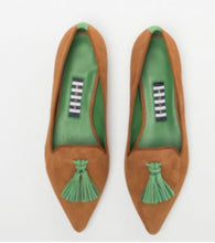 Carica l'immagine nel visualizzatore di Gallery, Mocassini a punta con nappine