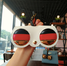 Carica l'immagine nel visualizzatore di Gallery, Custodia sunglasses