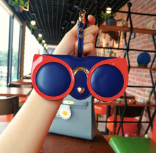 Carica l'immagine nel visualizzatore di Gallery, Custodia sunglasses