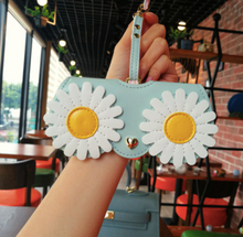 Carica l'immagine nel visualizzatore di Gallery, Custodia sunglasses