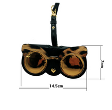 Carica l'immagine nel visualizzatore di Gallery, Custodia sunglasses