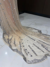 Carica l'immagine nel visualizzatore di Gallery, Luxury Crystal Jenner Met Dress 2021