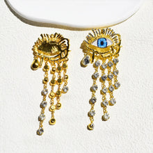 Carica l'immagine nel visualizzatore di Gallery, Orecchini pendenti Crying Baroque Eyes
