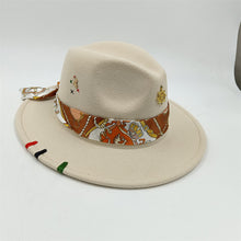 Carica l&#39;immagine nel visualizzatore di Gallery, Cappello fedora nastro e charms
