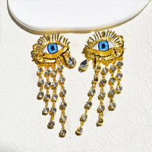 Carica l'immagine nel visualizzatore di Gallery, Orecchini pendenti Crying Baroque Eyes
