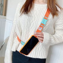 Carica l&#39;immagine nel visualizzatore di Gallery, Cover iPhone crossbody
